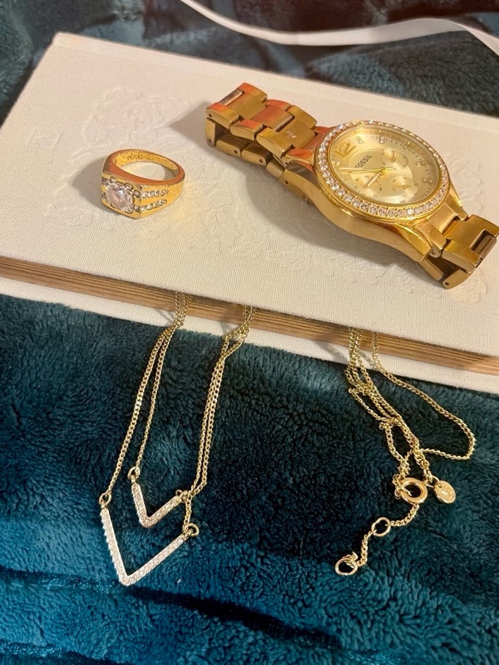Golden VS double V necklace with RS Covenant gem ring 💍
